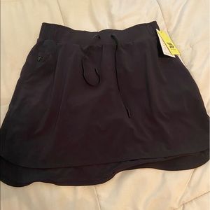 All in Motion mid rise skort